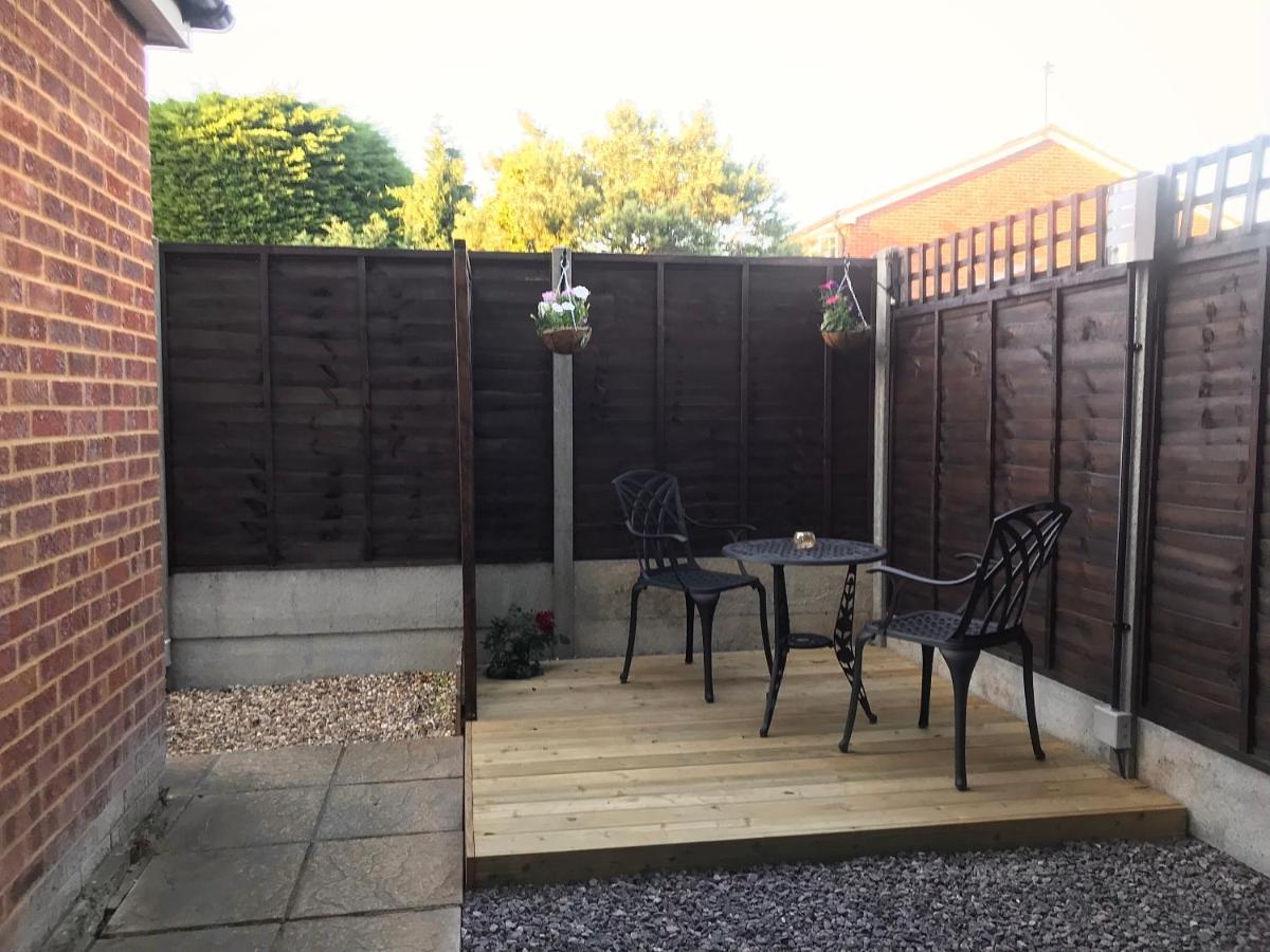 Studio-1-Staines/Heathrow/London-Own Entrance Luaran gambar