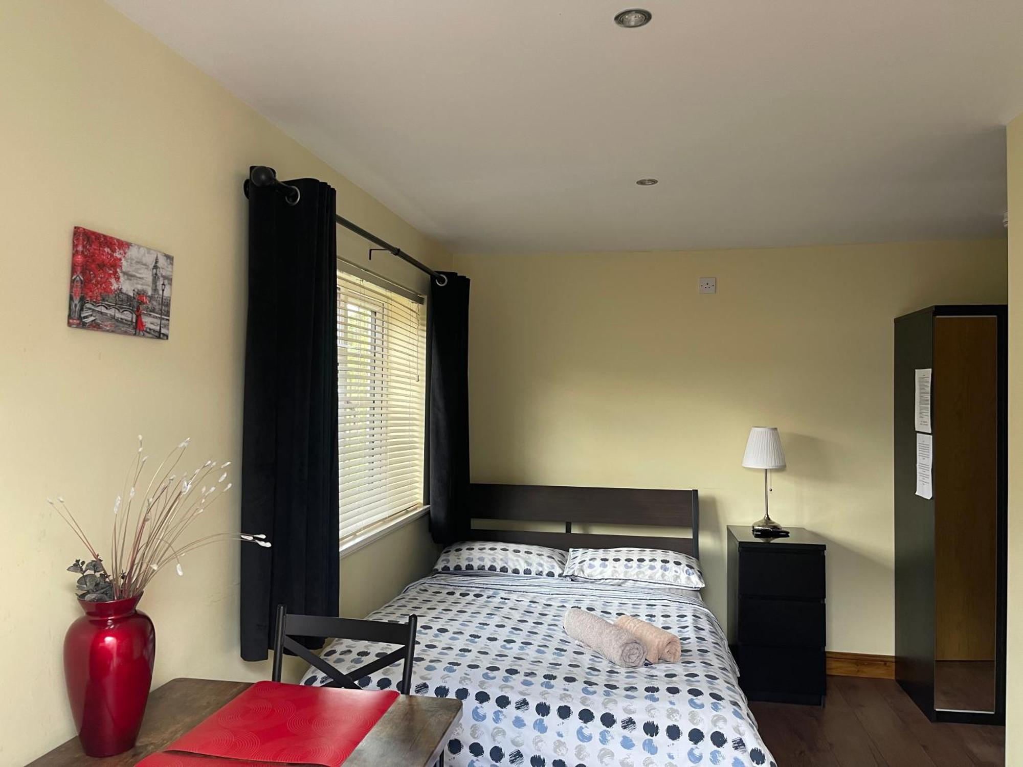 Studio-1-Staines/Heathrow/London-Own Entrance Luaran gambar