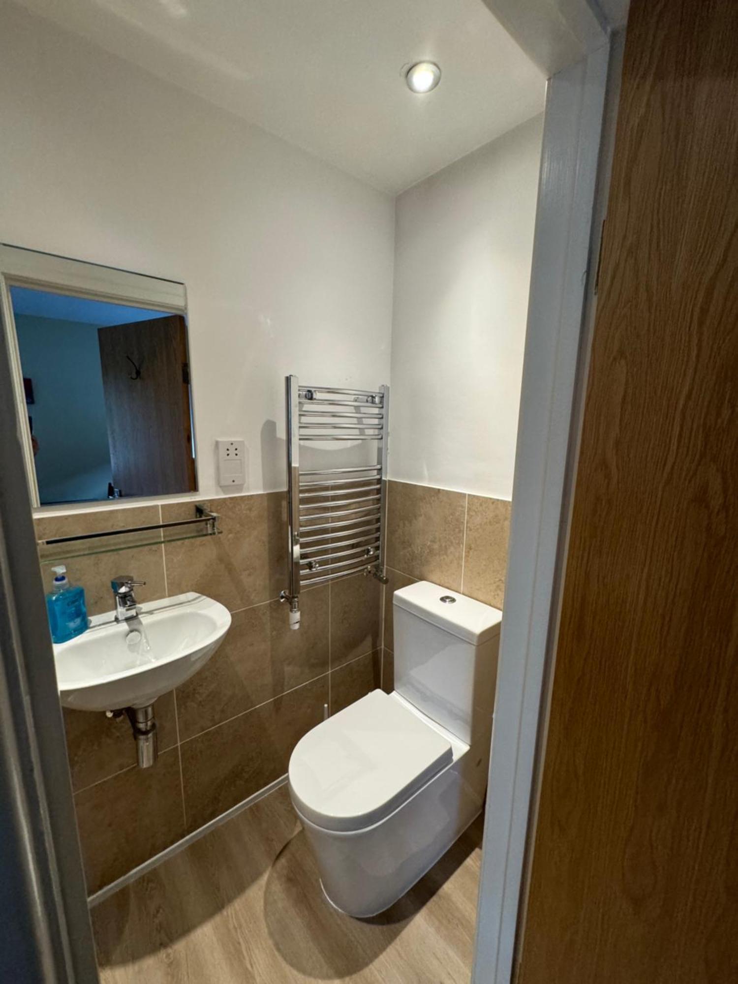 Studio-1-Staines/Heathrow/London-Own Entrance Luaran gambar